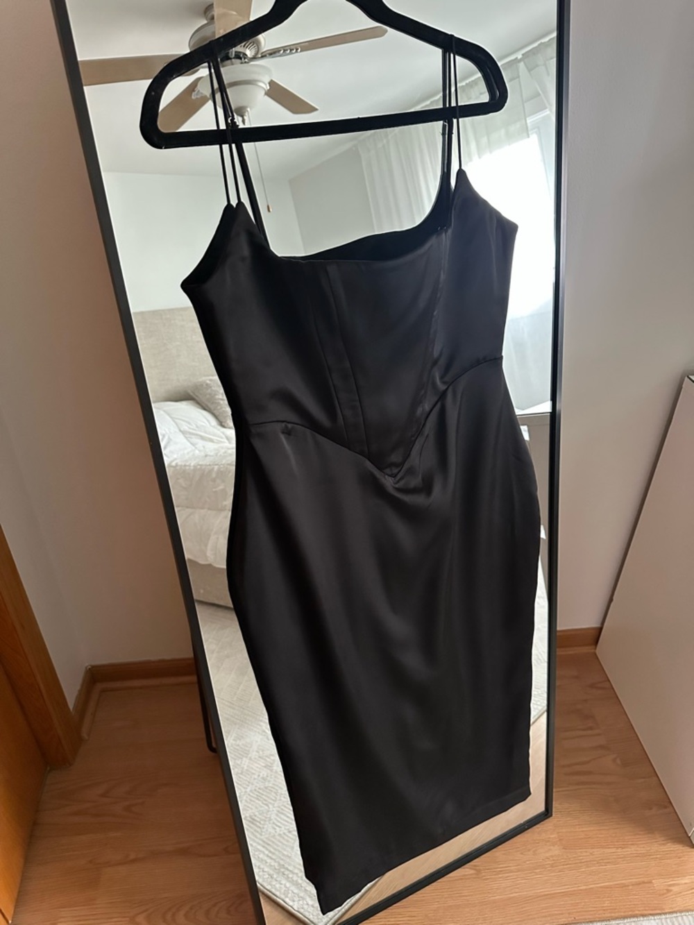 House of CB “Anais” Black Slim Midi Dress - Picture 3 of 12